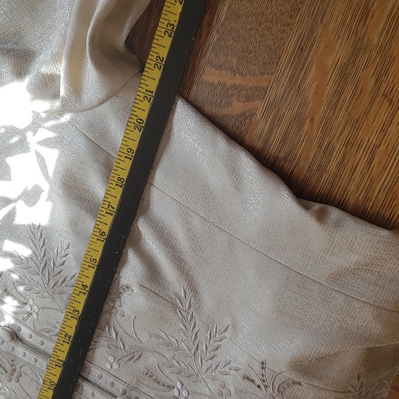 Adriana Papell silk beige Mother of the Bride 2 piece set - Picture 9 of 17